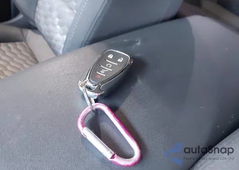 2019 Chevrolet Equinox Lt z USA, uszkodzony, nr VIN 2GNAXUEV9K6136799